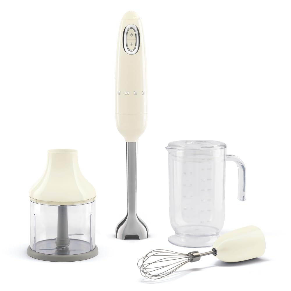 Smeg, Frullatore a Immersione HBF03CREU, Funzione Turbo e Sistema di Taglio Flowblend, con Impugnatura Antiscivolo, Avvolgicavo Integrato, Accessori Inclusi, Potenza 700W, Crema