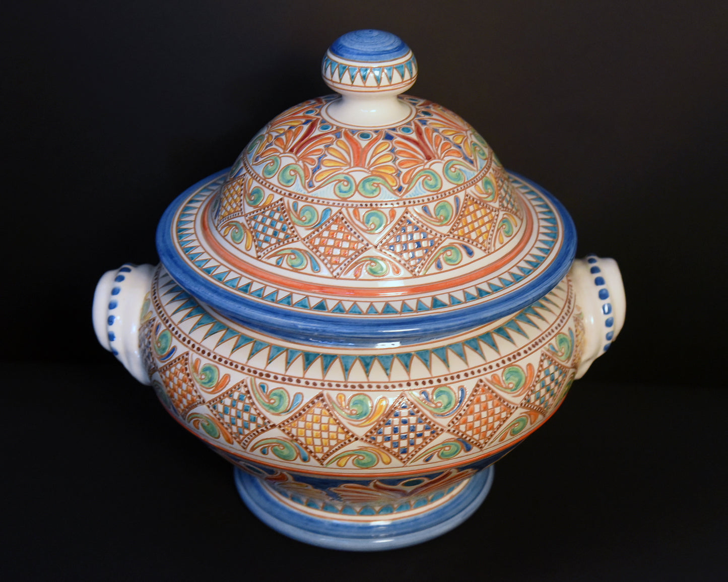 Zuppiera in ceramica pezzo unico