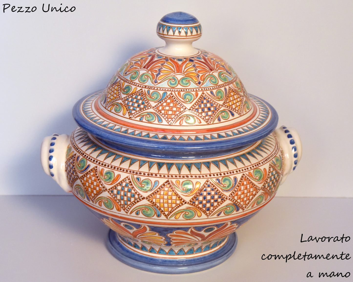Zuppiera in ceramica pezzo unico
