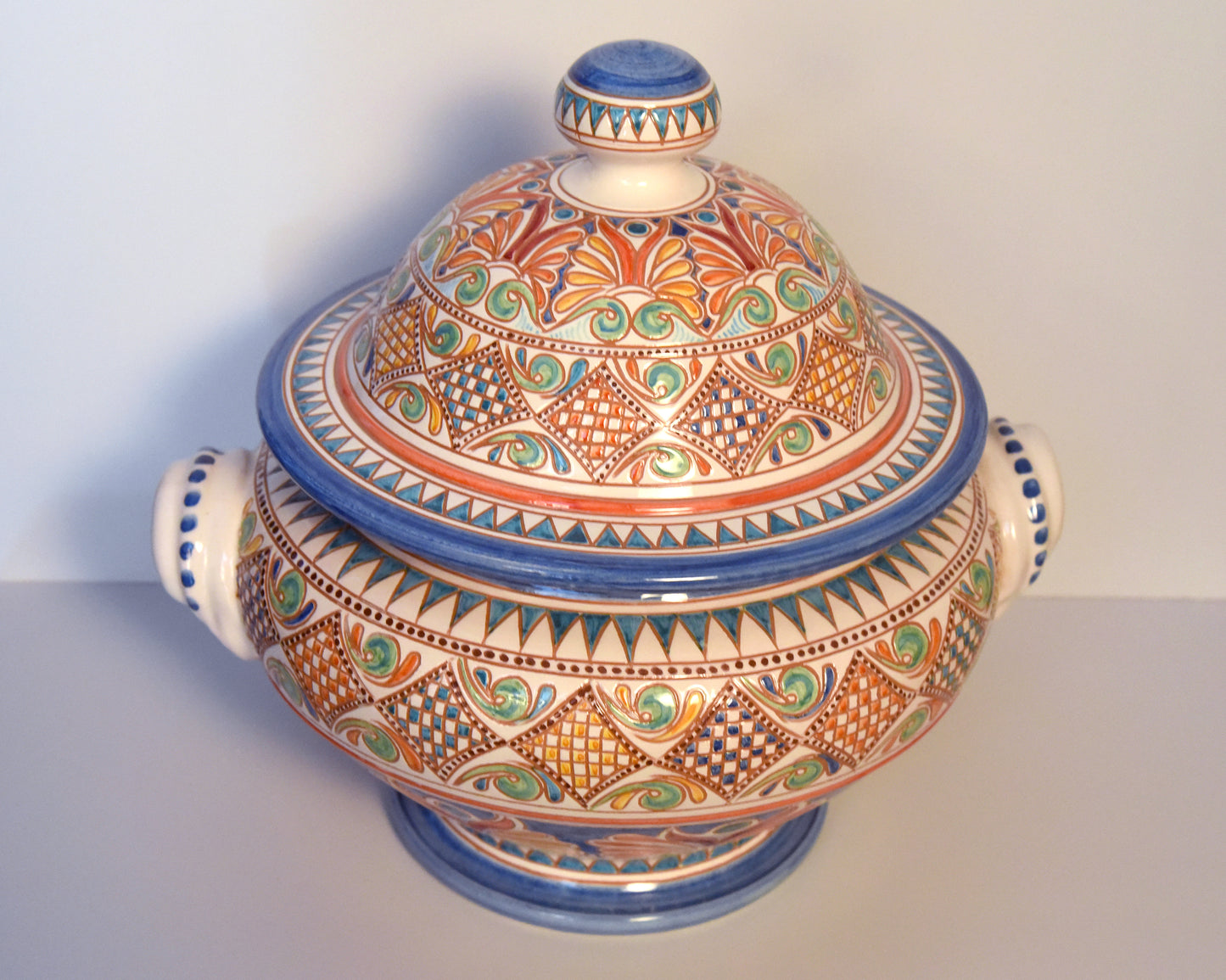 Zuppiera in ceramica pezzo unico
