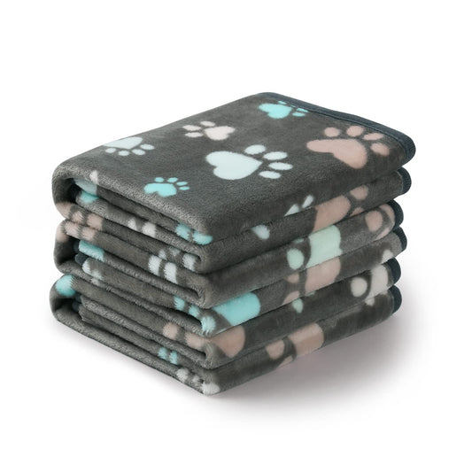 luciphia 3 Pezzi Coperta per Cane/Gatto Lavabile Soffice Durevole, Morbida e Calda Flanella Grigio Zampe di Cuore Medium (76 * 52cm)