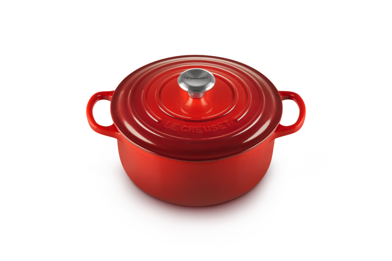 Cocotte Round Evolution 24cm and 28cm in enamelled cast iron cherry Le Creuset